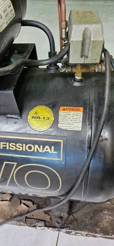 Compressor semi novo profissional 