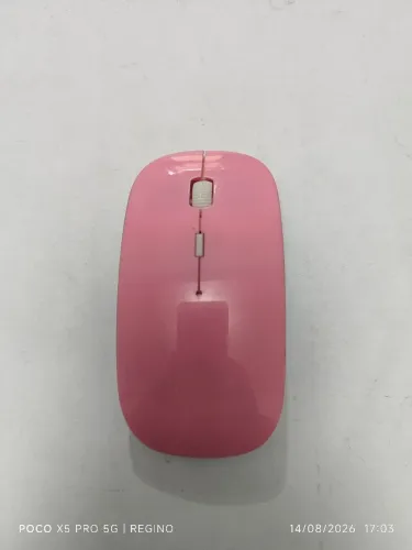 Mouse óptico sem fio rosa usa duas pilhas palito 