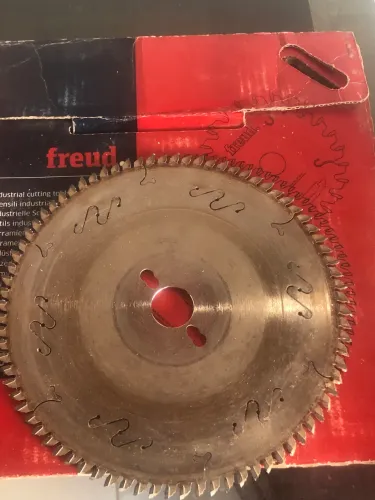 Uma Disco de Serra madeira Da marca freud
