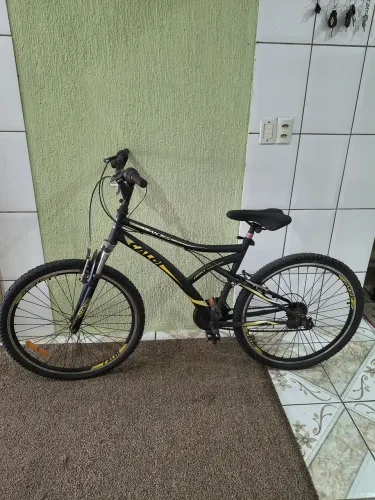 Bike Caloi aro 26 com marcha Rodas Aero