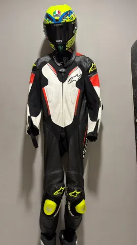 Macacão de moto esportiva alpnistars