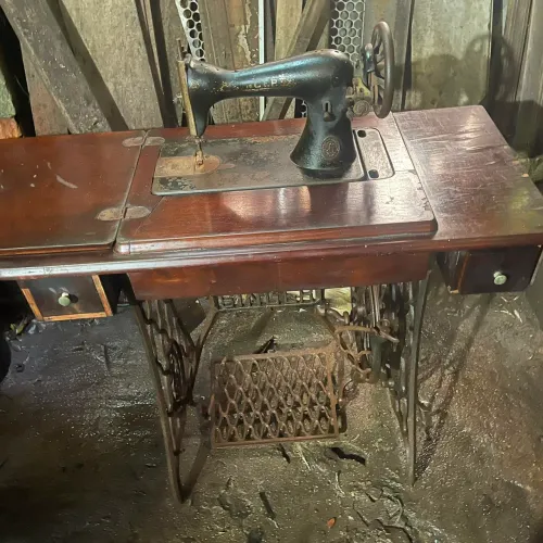 Máquina de costura singer ano 1958