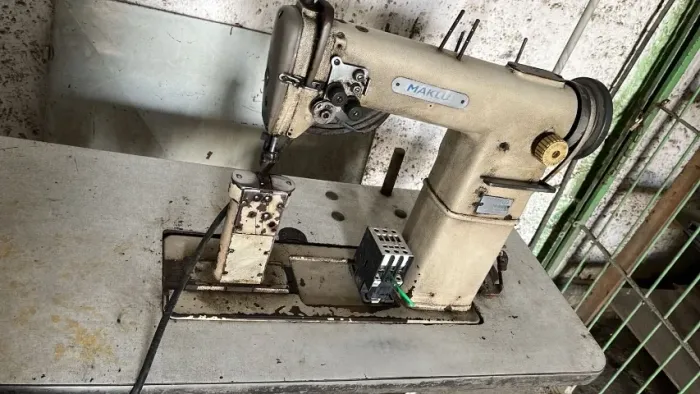 Máquina de Costura de Coluna 2 agulhas MAKLU