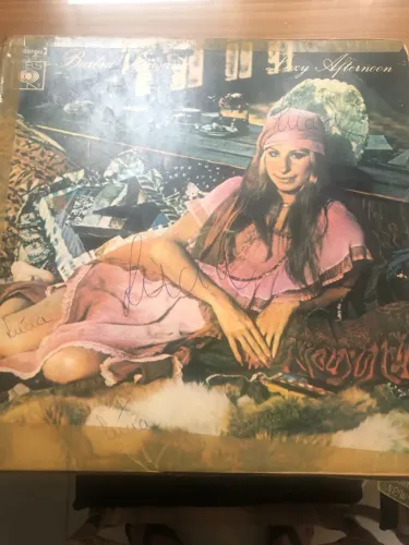 Disco de vinil de 1975 de Barbra Streisand, intitulado Lazy Afternoon.