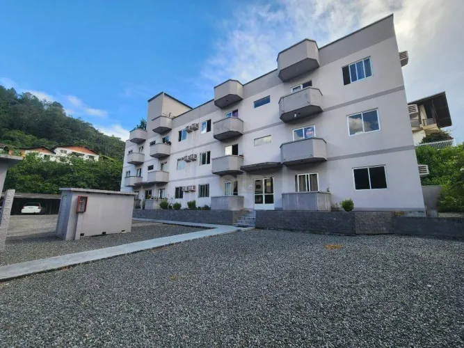 Apartamento para locação no bairro da Velha!