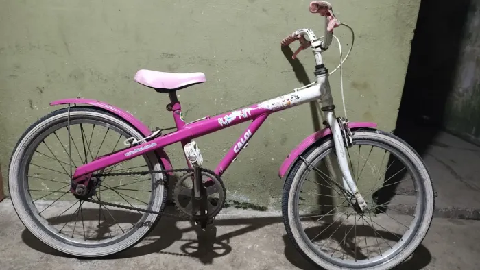 Bicicleta aro 20 feminina Caloi em boas condições