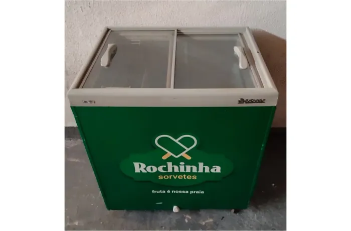 Freezer Horizontal Gelopar 220 volts ( entrego)