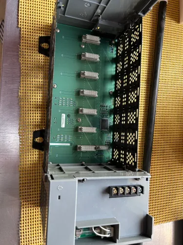 Rack Allen Brandley com fonte