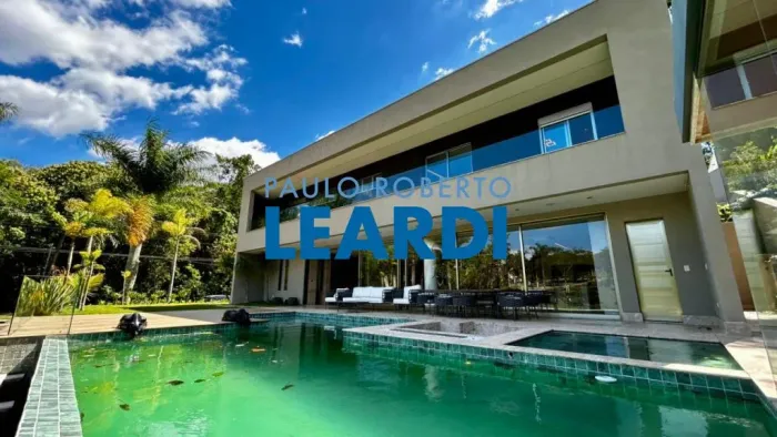 CASA EM CONDOMÍNIO - ARUÃ - SP