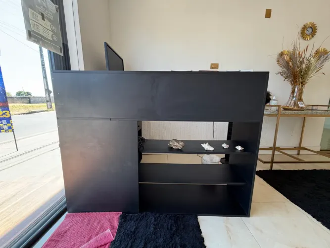 Balcão de recepção/ exposição