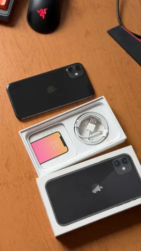 iPhone 11 128GB Preto