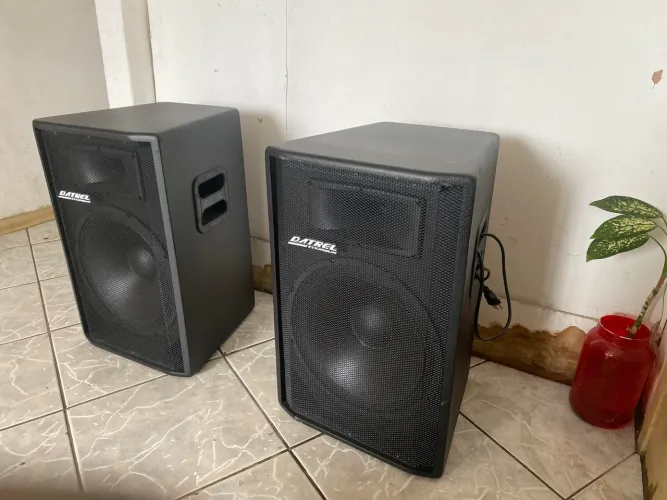 Caixas DATREL 15? pol 300w ATIVAS E PASSIVA KIT com tripé incluso e cabos