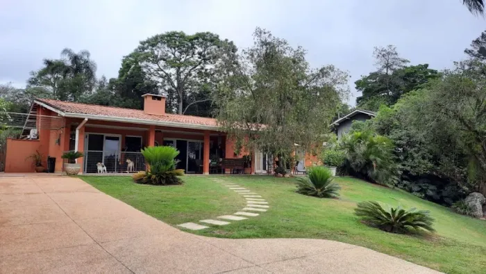 CASA EM CONDOMÍNIO À VENDA , 1.600M², 3 QUARTOS, LAREIRA - COTIA-SP