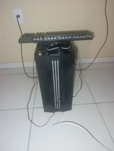 Vende-se CPU