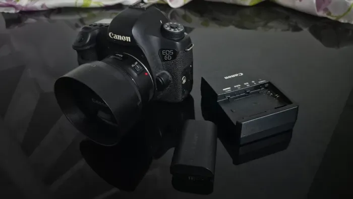 Camera Canon 6D Mark 1 + Canon 50m