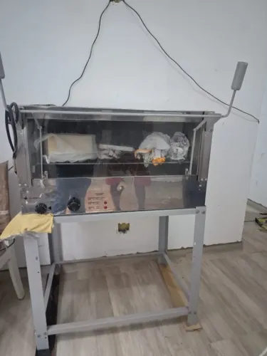 Forno de pizza pouco tempo de uso
