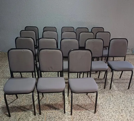 Cadeiras de ferro usada almofadada
