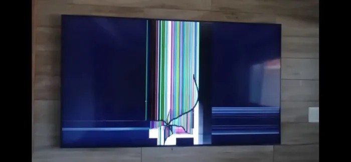 Smart TV Samsung 70" Tela Quebrada