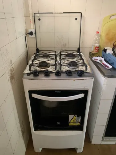 Fogão Electrolux 3 bocas funcionando e forno