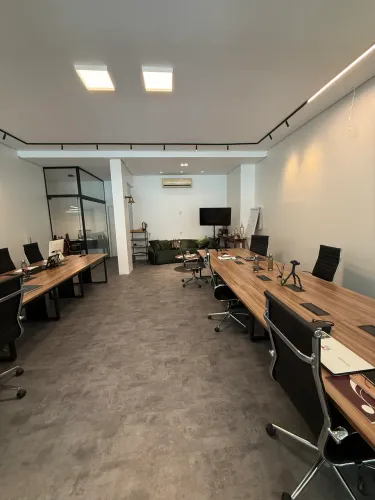 Vendo escritório completo para 20 posições de trabalho