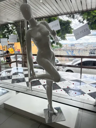 Manequins