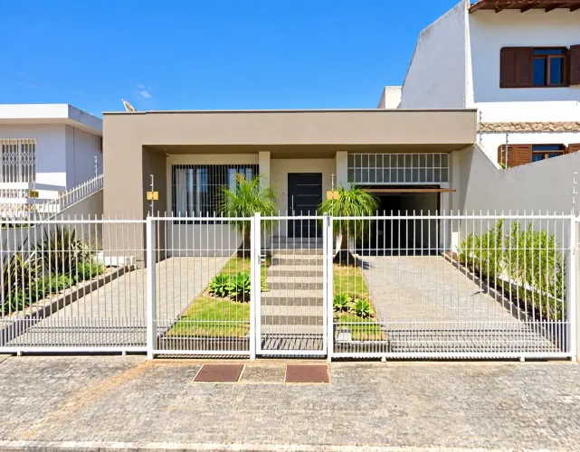 Imóvel para venda tem 230 metros quadrados com 4 quartos em Coqueiros - Florianópolis - SC