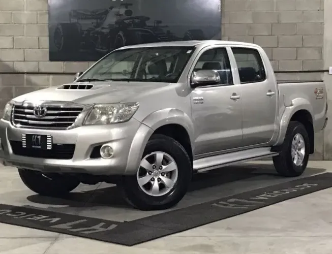 Toyota Hilux CD SRV D4-d 4X4 3.0 TDI Diesel AUT 2014