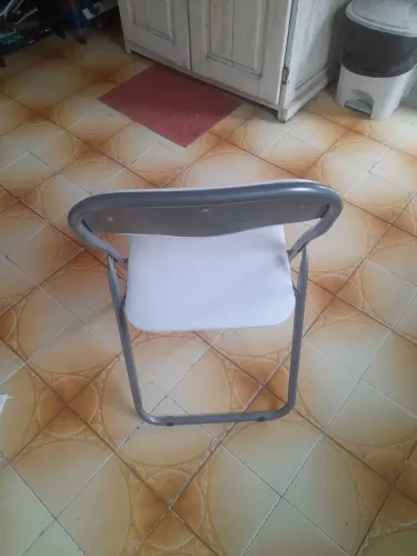 Cadeira de metal