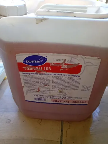 DESENGRAXANTE TITAN SU 103