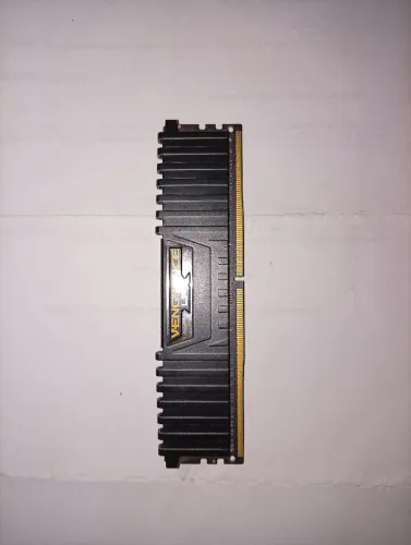 Memória 16gb ddr4 vengeance