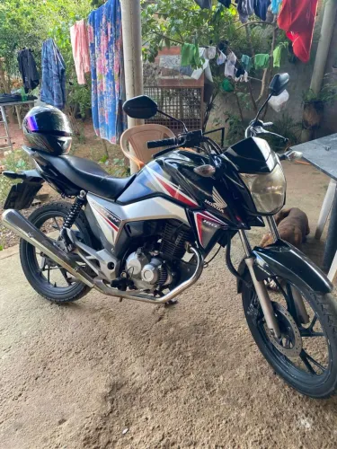 Titan cor preta 