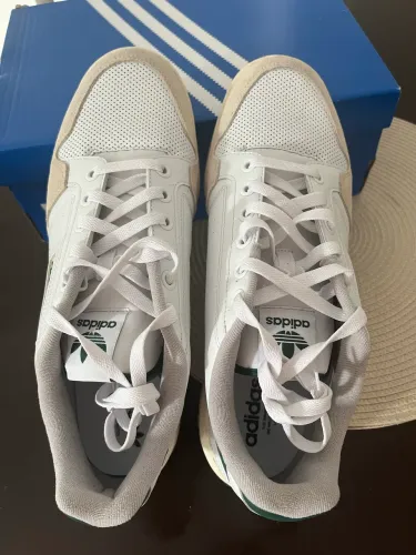 Tênis Adidas zerado