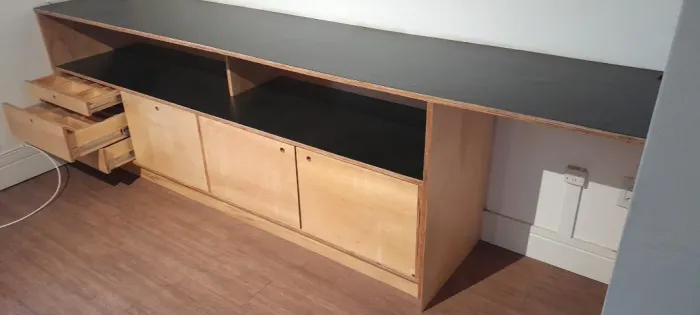 Balcao/armário baixo cristaleira ...mdf melamina...2,80 x 0,55 - como novo