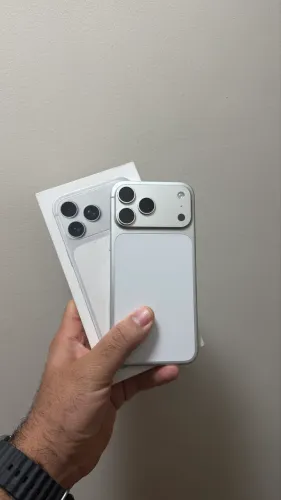 IPHONE 17 PRO MAX SEMI NOVO SILVER 256 GIGAS 100% DE BATERIA
