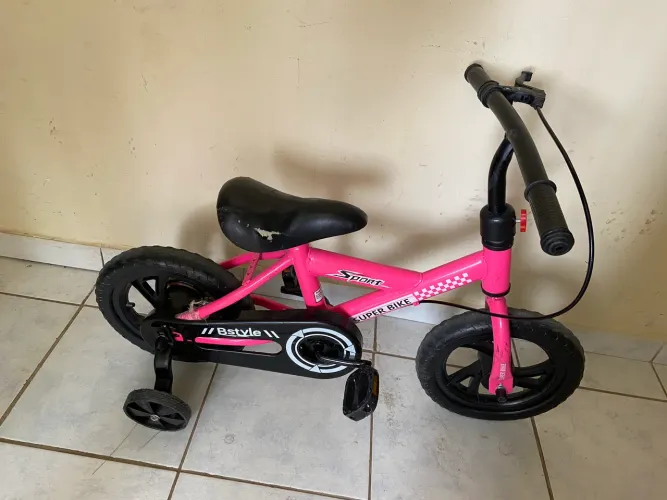 Vendo bike infantil feminina 