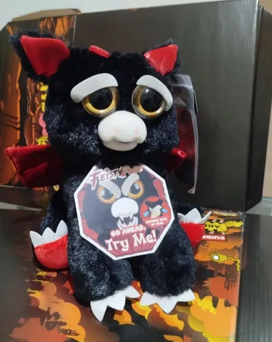 Feisty pets Dragão preto vermelho