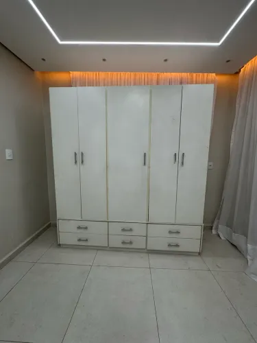 Guarda roupa em bom estado