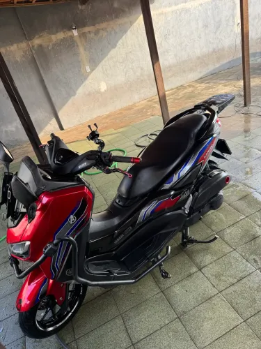 Nmax 160 edição homem aranha