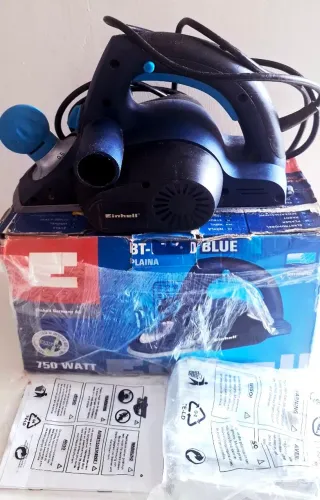 Plaina elétrica da marca Einhell..