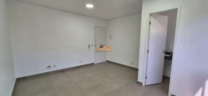 Salas Comercial em A.E.Carvalho, 24 m²