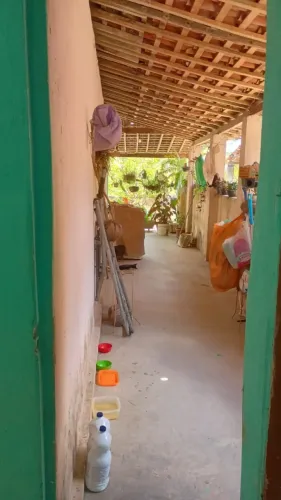 Sítio com casa sede, riacho, cacimba, muita água doce e fruteiras, com 1 hectare e meio