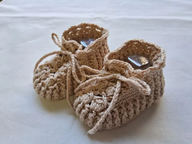 Sapatinho de crochê para bebê