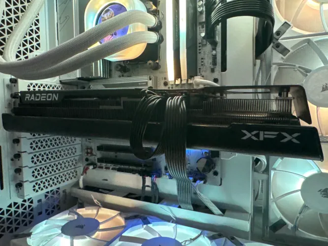 AMD RX 7900 GRE