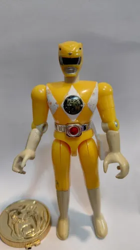 Boneco Power Rangers Yellow Ranger Bandai anos 90 Vintage Ranger Amarelo