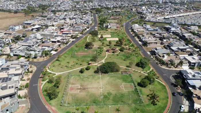 Sobrado com 4 dormitórios para alugar, 400 m² por R$ 16.315/mês - Parque Residencial Damha