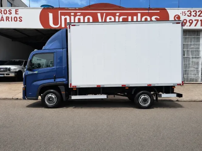 Volkswagen Delivery Express+ 3.0 Prime + Baú Facchini