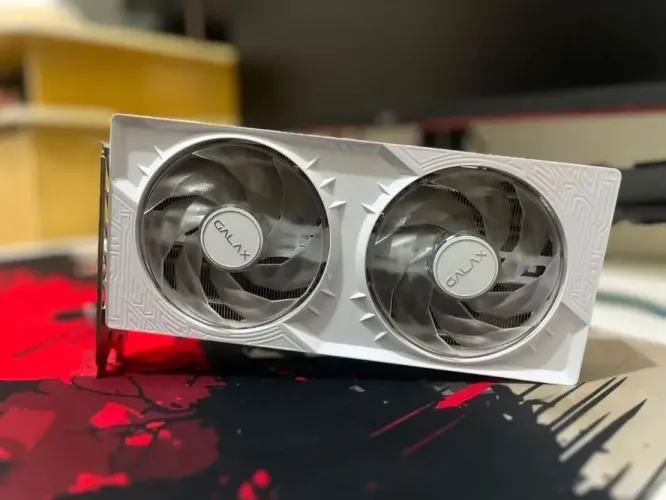 RTX 5070 12GB Galax White (S/ Caixa)