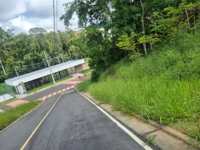 Lote de 419m² no condominio reserva salva terra em juiz de fora