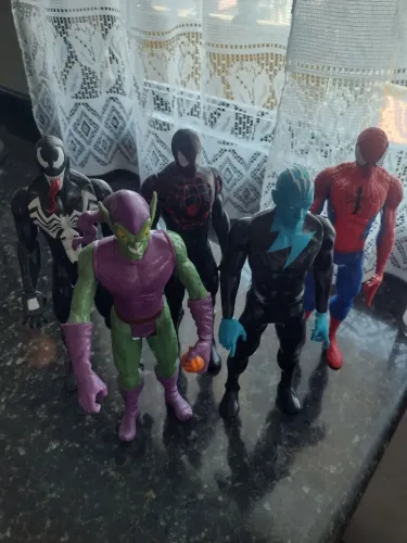 Bonecos homem aranha Marvel
