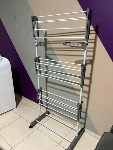 Varal de roupa portátil
